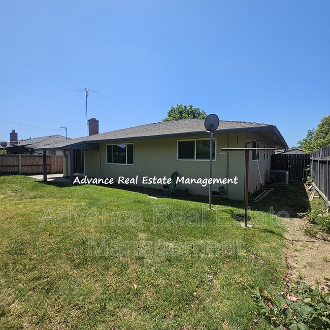 Building Photo - 6925 Chevy Chase Way