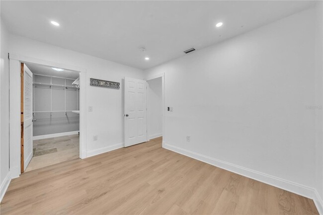 Building Photo - 314 W Frances Ave