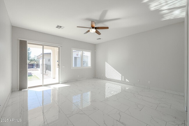 Building Photo - 6327 E Dixileta Dr