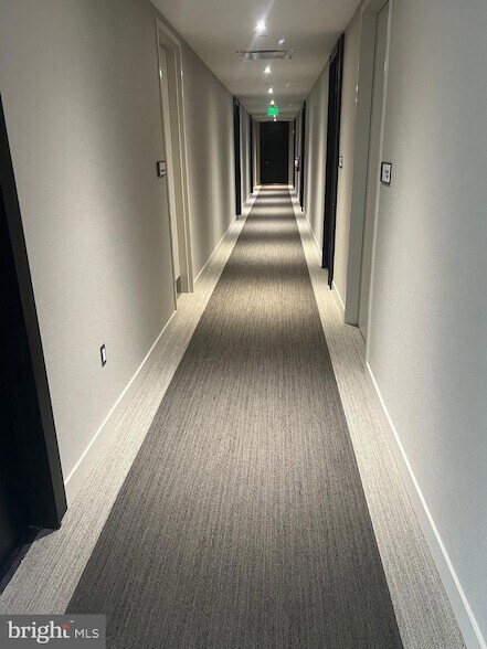 Building Photo - 1650 Silver Hill Dr