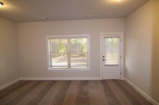 Building Photo - 1329 Rosen Rd