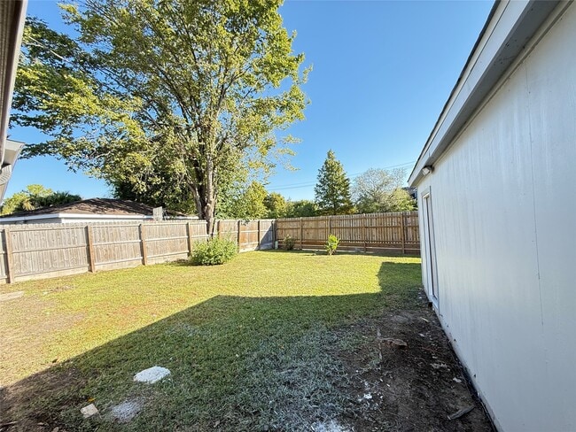 Building Photo - 12023 Sagecliff Dr