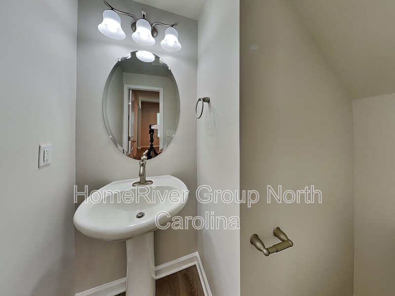 Building Photo - 509 Brier Crossings Loop