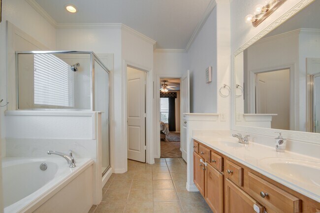 Building Photo - 55 Middle Borondo