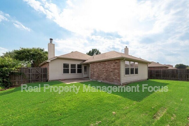 Building Photo - 1004 Trickham Dr