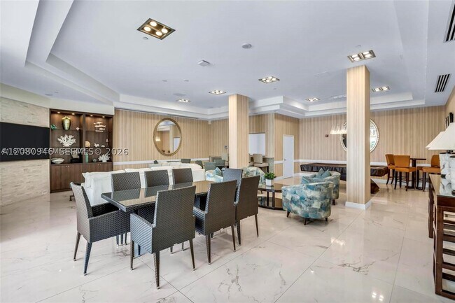 Building Photo - 6917 Collins Ave