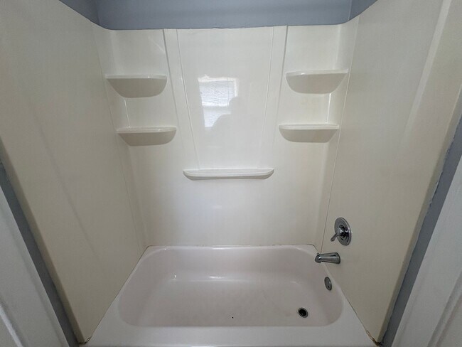 Building Photo - Charming 2 Bedroom home in Ashley Park