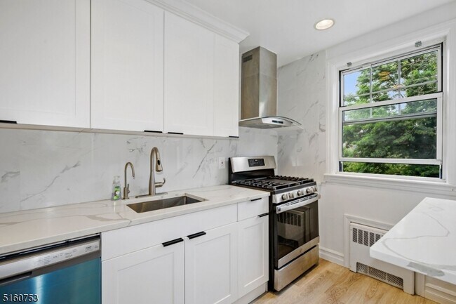 Building Photo - 176 Millburn Ave