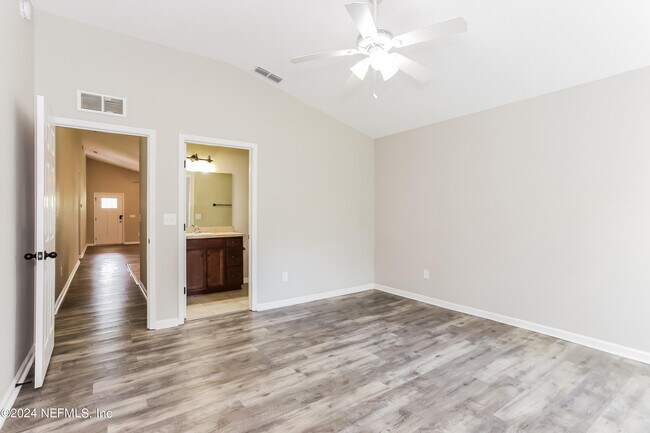 Building Photo - 10413 Dobell Rd