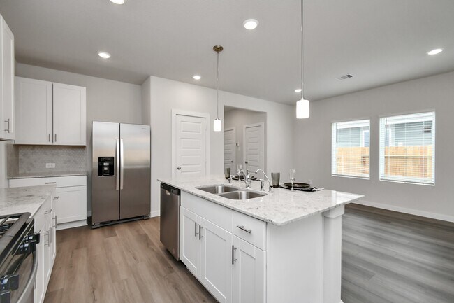 Building Photo - 16513 Breezy Knl Ct