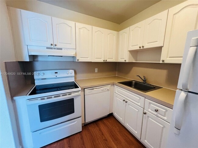 Building Photo - 2050 NW 89th Ave