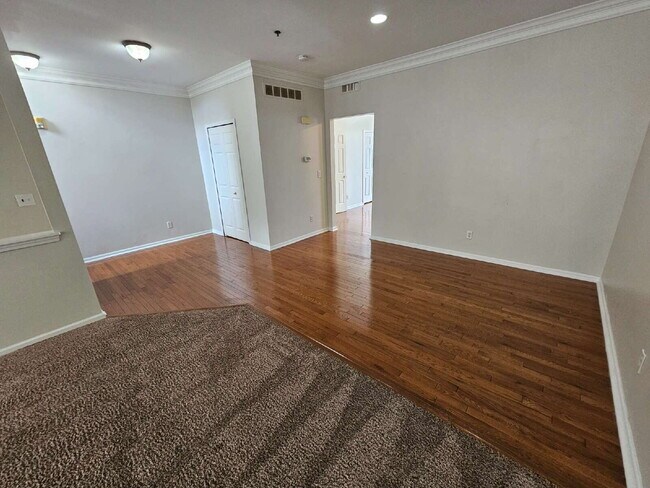 Building Photo - 3-Level Condo in Prime Sterling Heights Location. 2 Bed, 2 Full Bath, 2 Half Baths | 2-Car Garage...