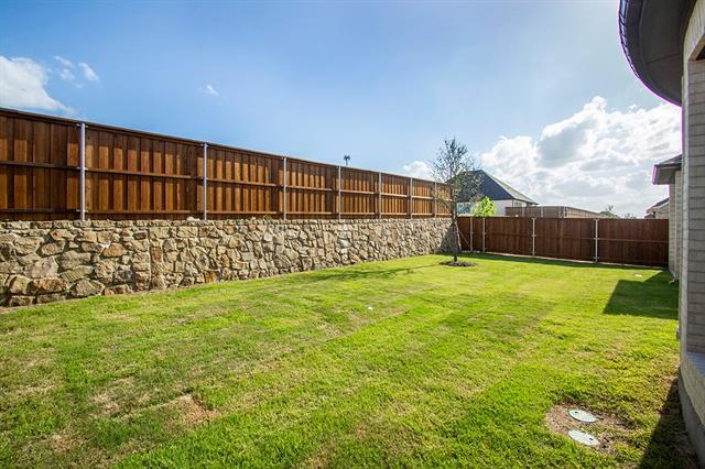 Building Photo - 2223 Clairmount Dr