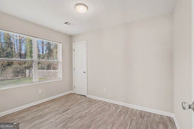 Building Photo - 2117 Blayton Ln SE