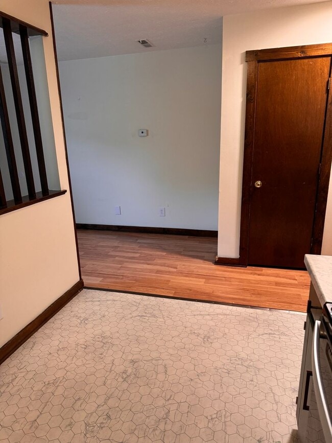 Building Photo - 176 Deer Creek Dr
