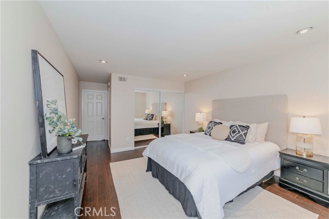 Building Photo - 2422 Coventry Cir