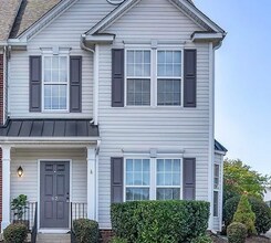 Building Photo - Spacious 2BR/1.5BA Townhome in Prime Greer!