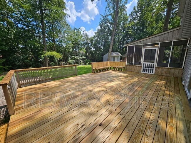 Building Photo - 413 Saddle Ct