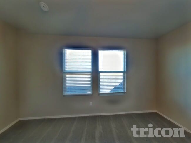 Building Photo - 5125 Sidesaddle Dr