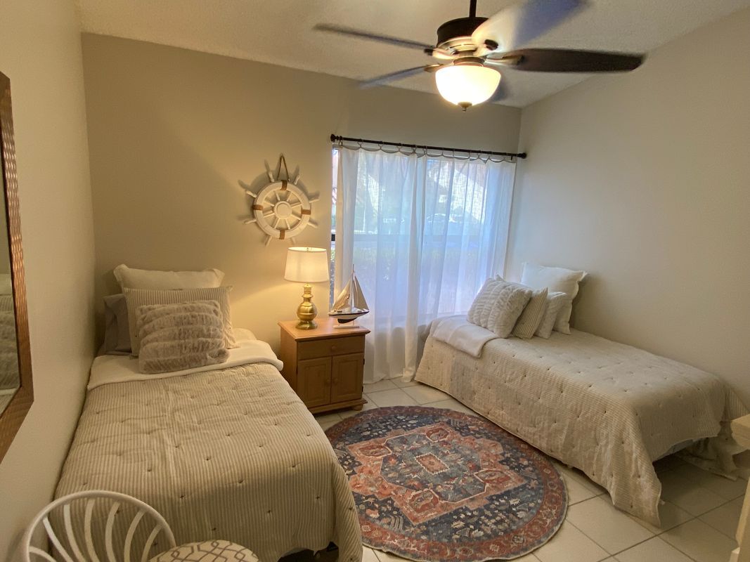 Building Photo - 3950 Silver Maple Dr