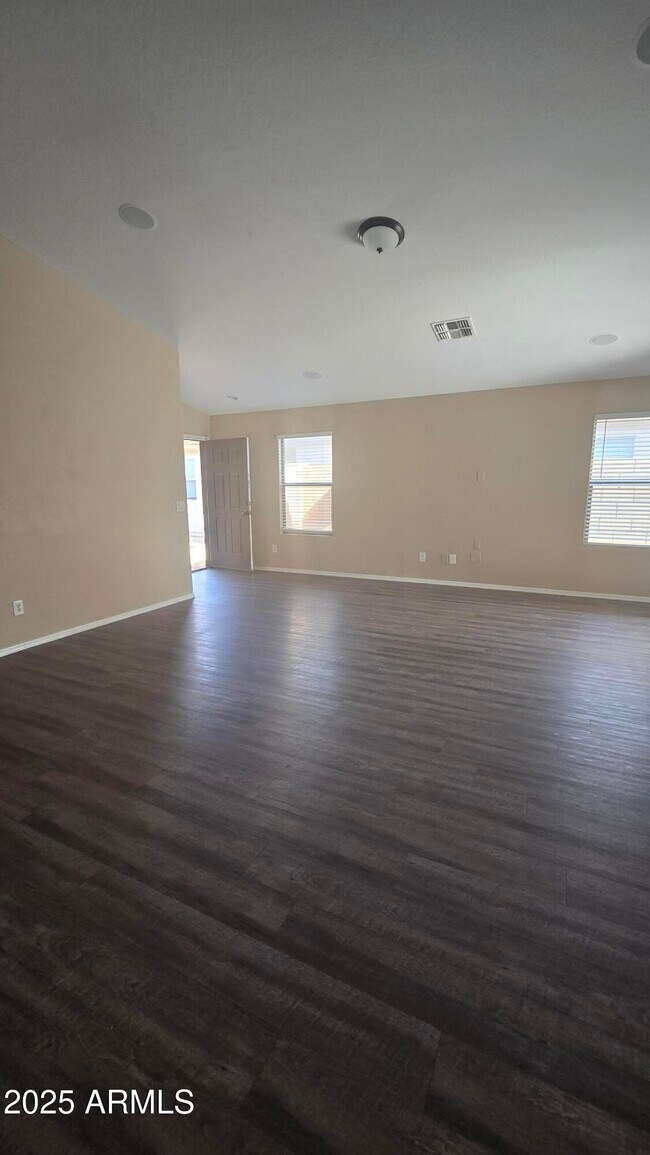 Building Photo - 355 W Holstein Trail