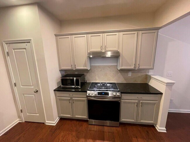 Building Photo - 3470 New Fawn Ln
