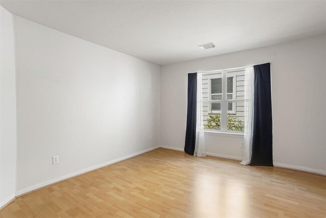 Building Photo - 1617 Gaylord Dr