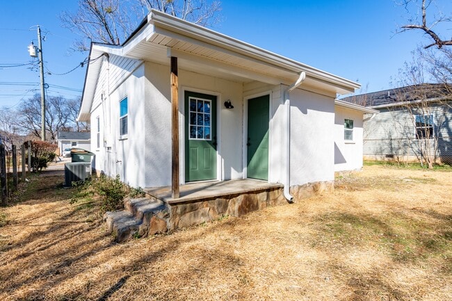 Building Photo - 3312 Tarlton Ave