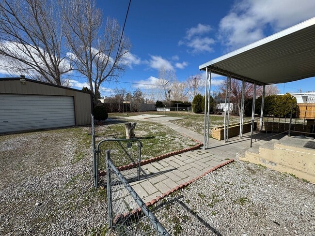 Building Photo - Manufactured home in Lemmon Valley- 3-bedroom 2 bath, huge yard! Pet friendly!