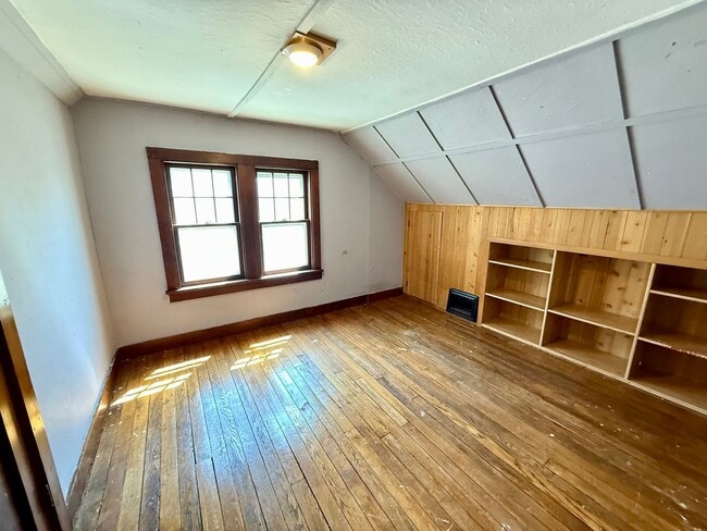 Building Photo - 3 Bed 1 Bath Single Family Home in Wausau - Move-In Special: HALF OFF DEPOSIT!