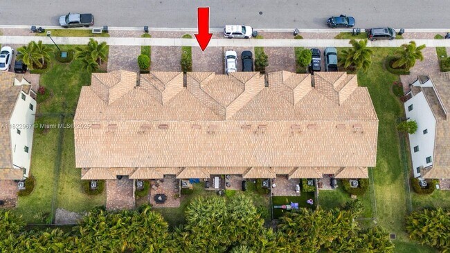 Building Photo - 8296 Cadre Noir Rd