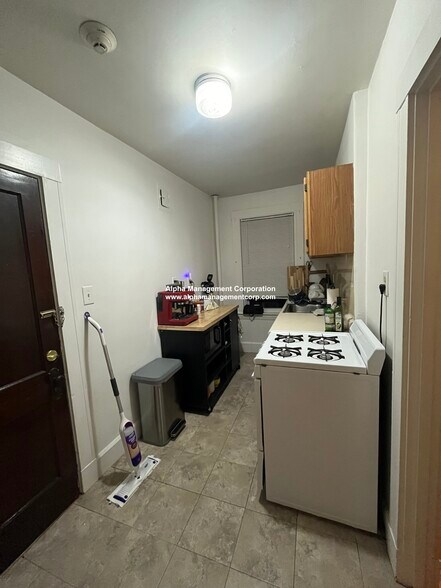 Building Photo - 155 Summer St