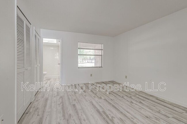 Building Photo - 401 Big Cedar Way