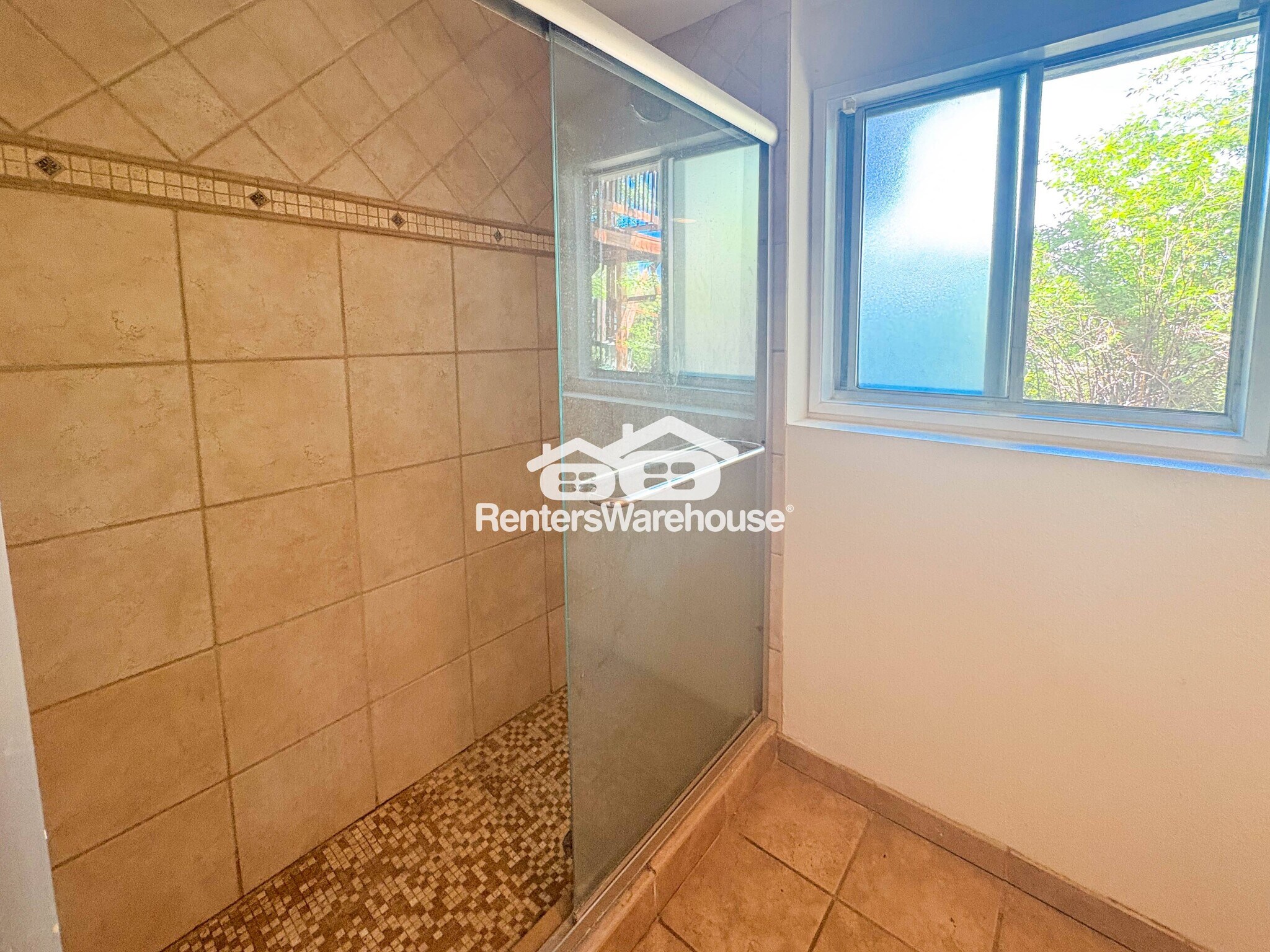 Building Photo - 10935 Birch Dr