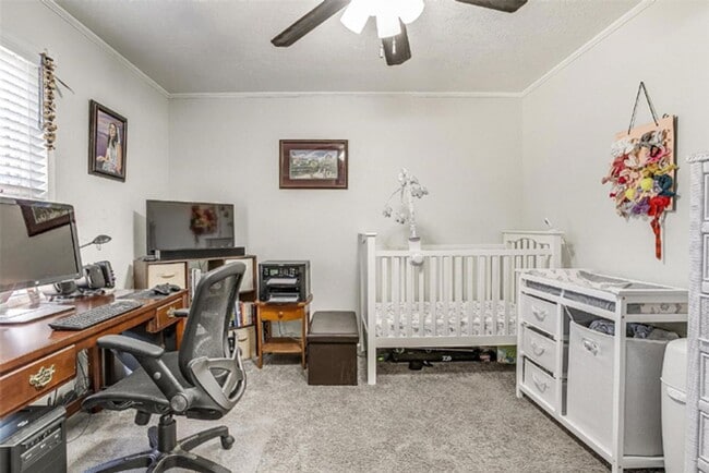 Building Photo - MOVE IN SPECIAL 3rd month FREE - Lovely 2-...