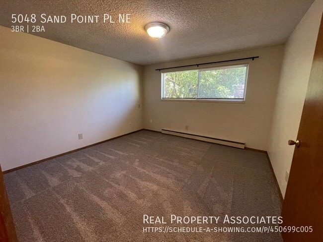 Building Photo - 5048 Sand Point Pl NE