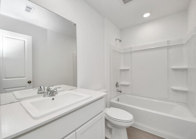 Building Photo - 13338 Rayhill Dr