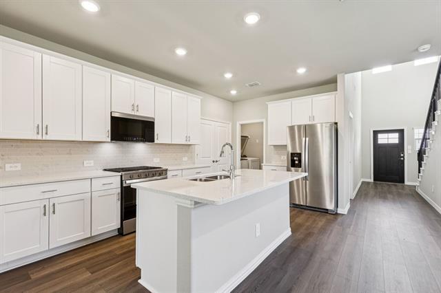 Building Photo - 4018 Sandstone Dr