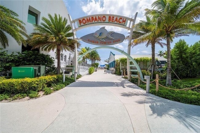 Building Photo - 259 S Cypress Rd