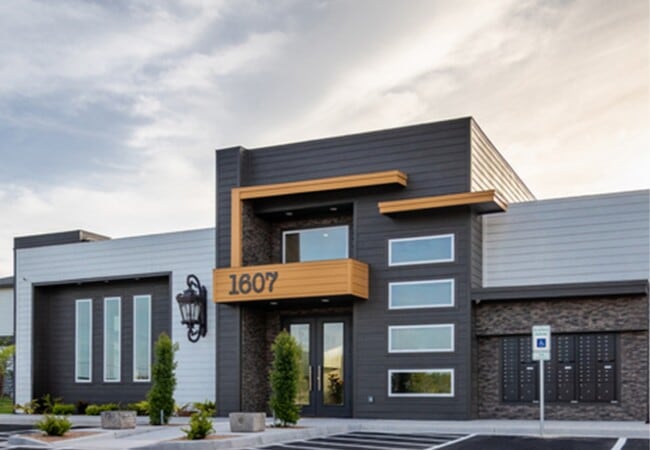 Building Photo - Pompeo Village