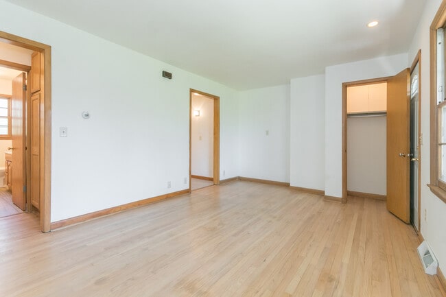 Building Photo - 4807 Camden Rd