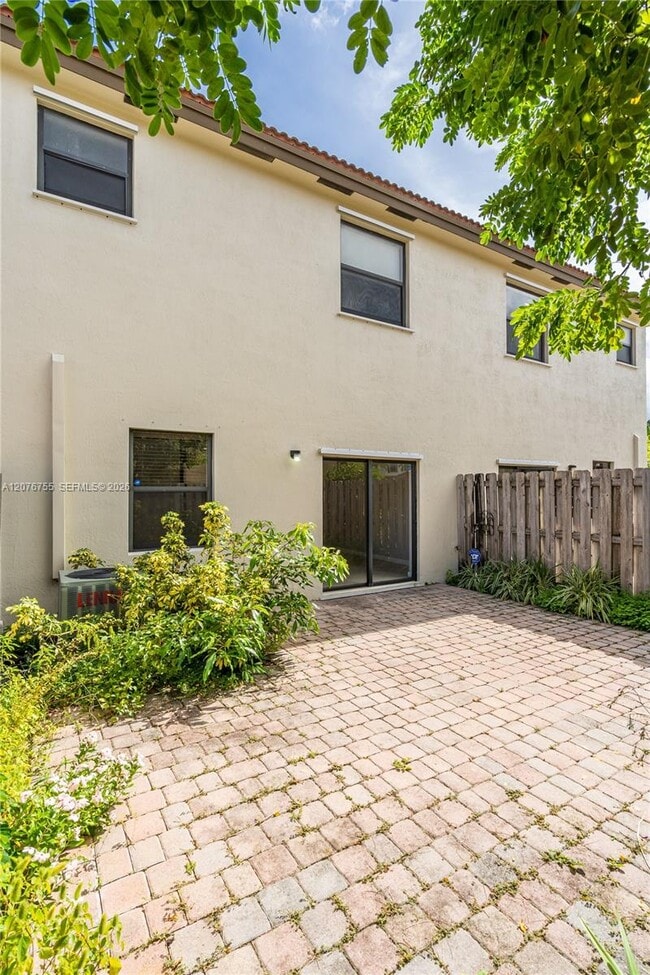 Building Photo - 15381 SW 119th Ln