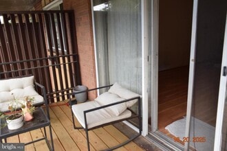 Building Photo - 10027 Fair Wds Dr