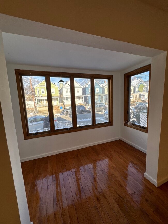 Building Photo - 98 W 27th St