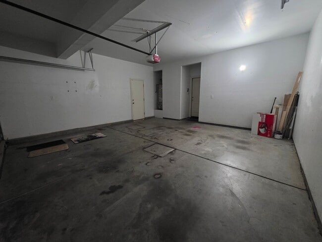 Building Photo - 4 bedroom in north Turlock!