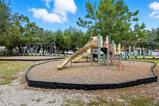 Building Photo - 6236 S Martindale Ave