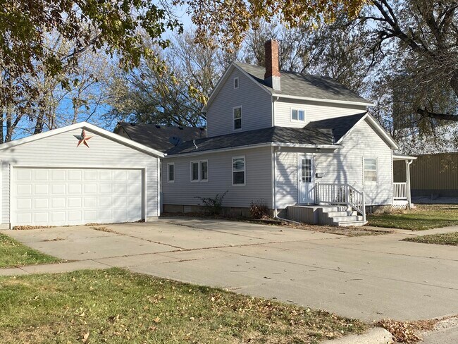 Building Photo - 201 2nd Ave NE