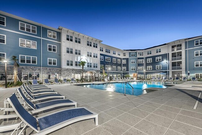 Building Photo - 918 Aventine Dr