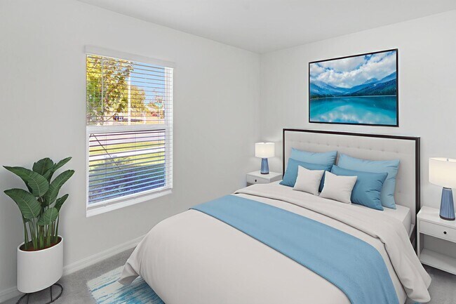 Building Photo - 4 Bedroom 2 Bath Home