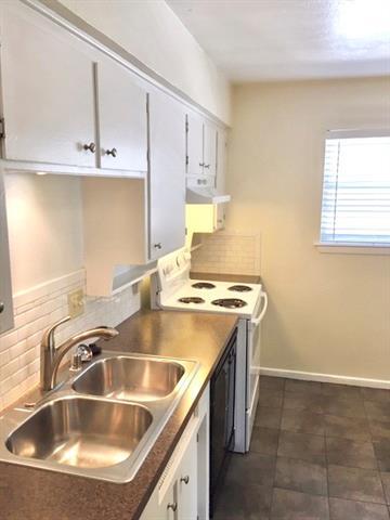 Building Photo - 3812 E Washburn Ave